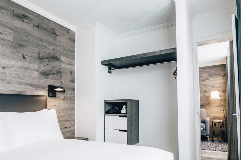 The Hotel On Pownal Charlottetown Bagian luar foto
