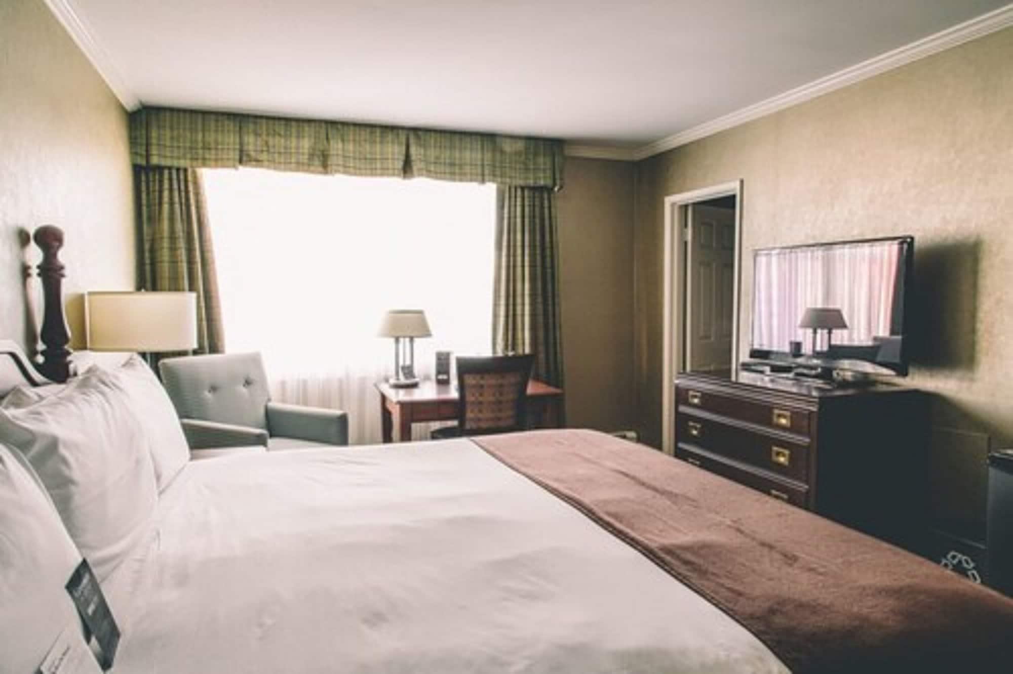 The Hotel On Pownal Charlottetown Bagian luar foto