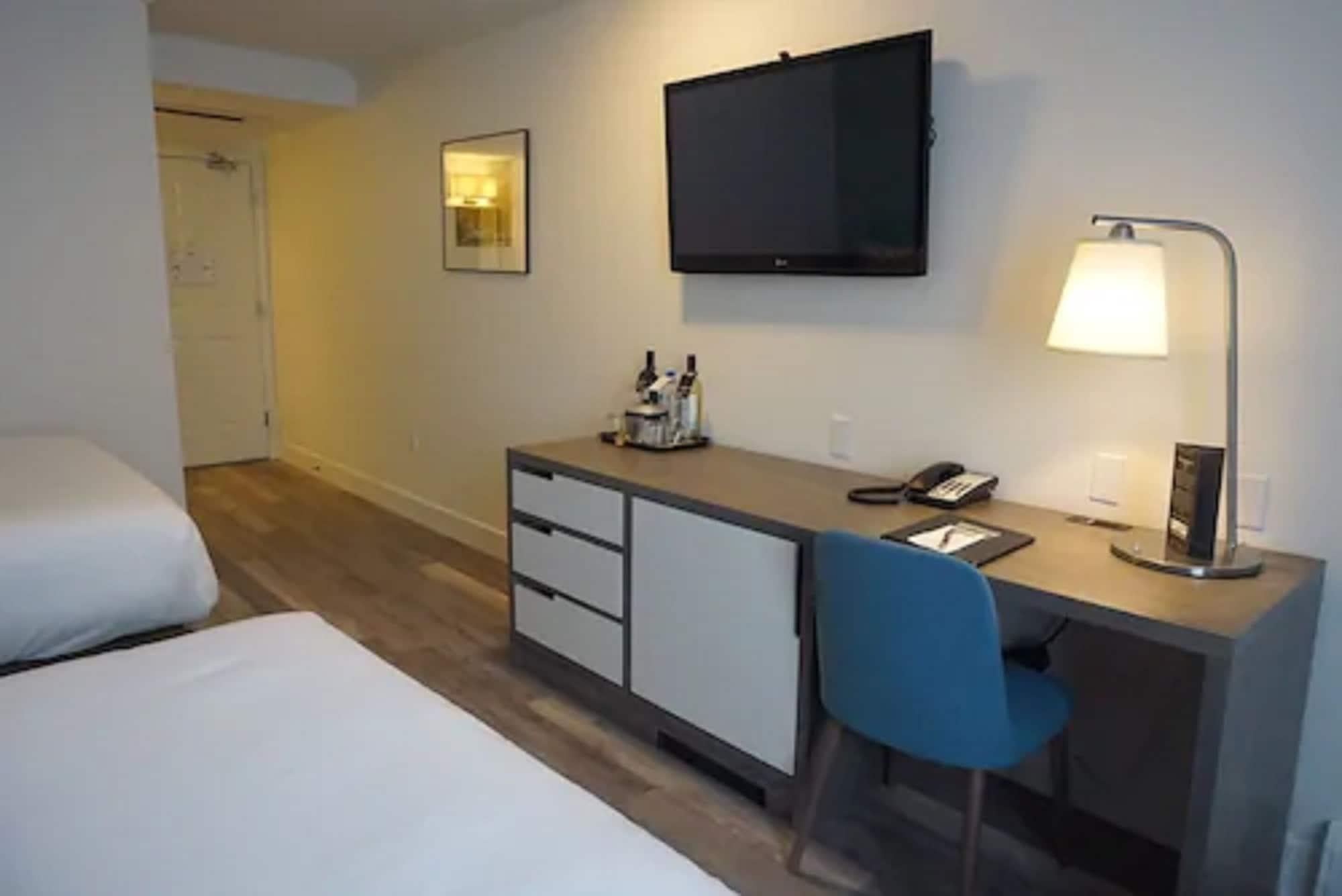 The Hotel On Pownal Charlottetown Bagian luar foto