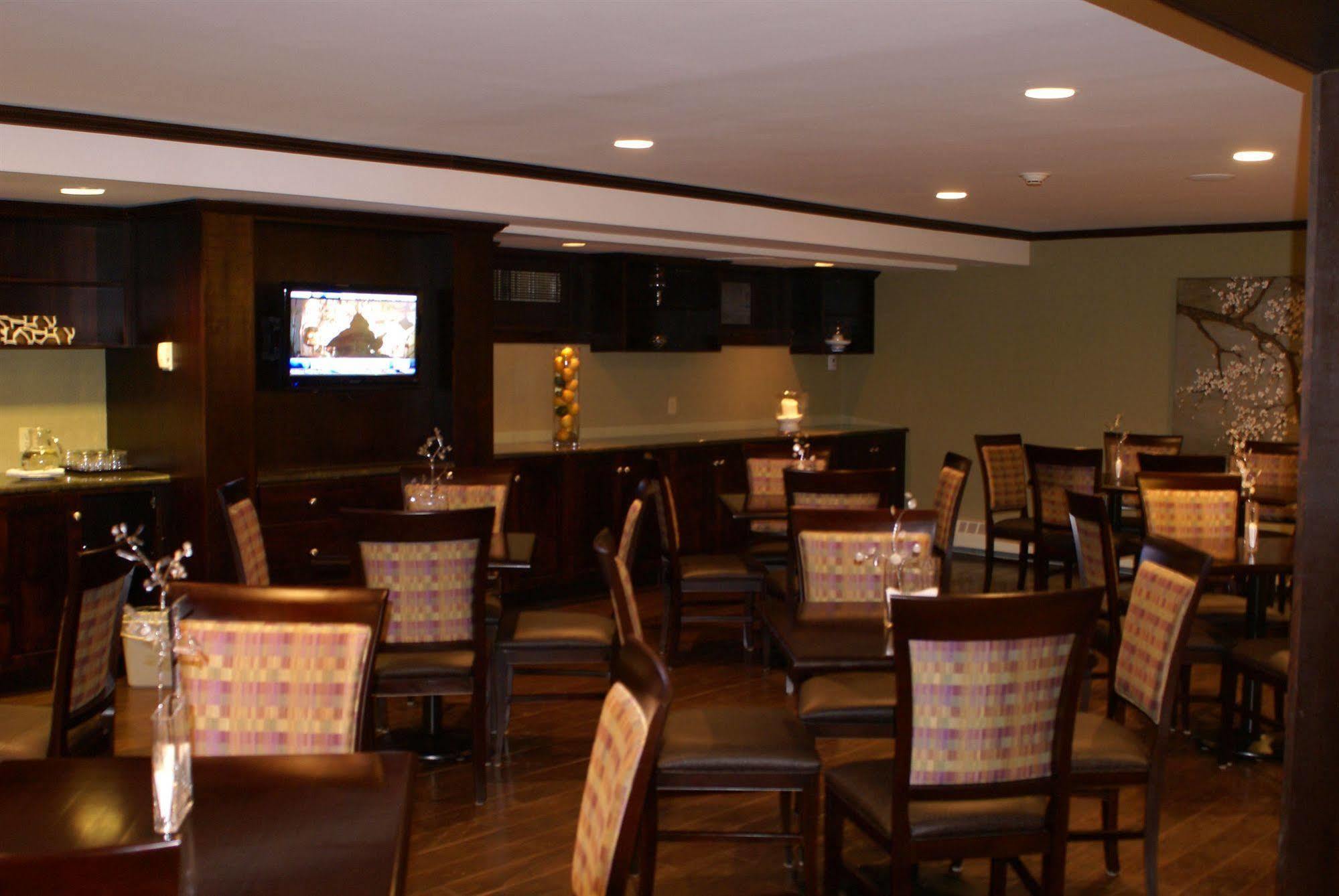 The Hotel On Pownal Charlottetown Bagian luar foto