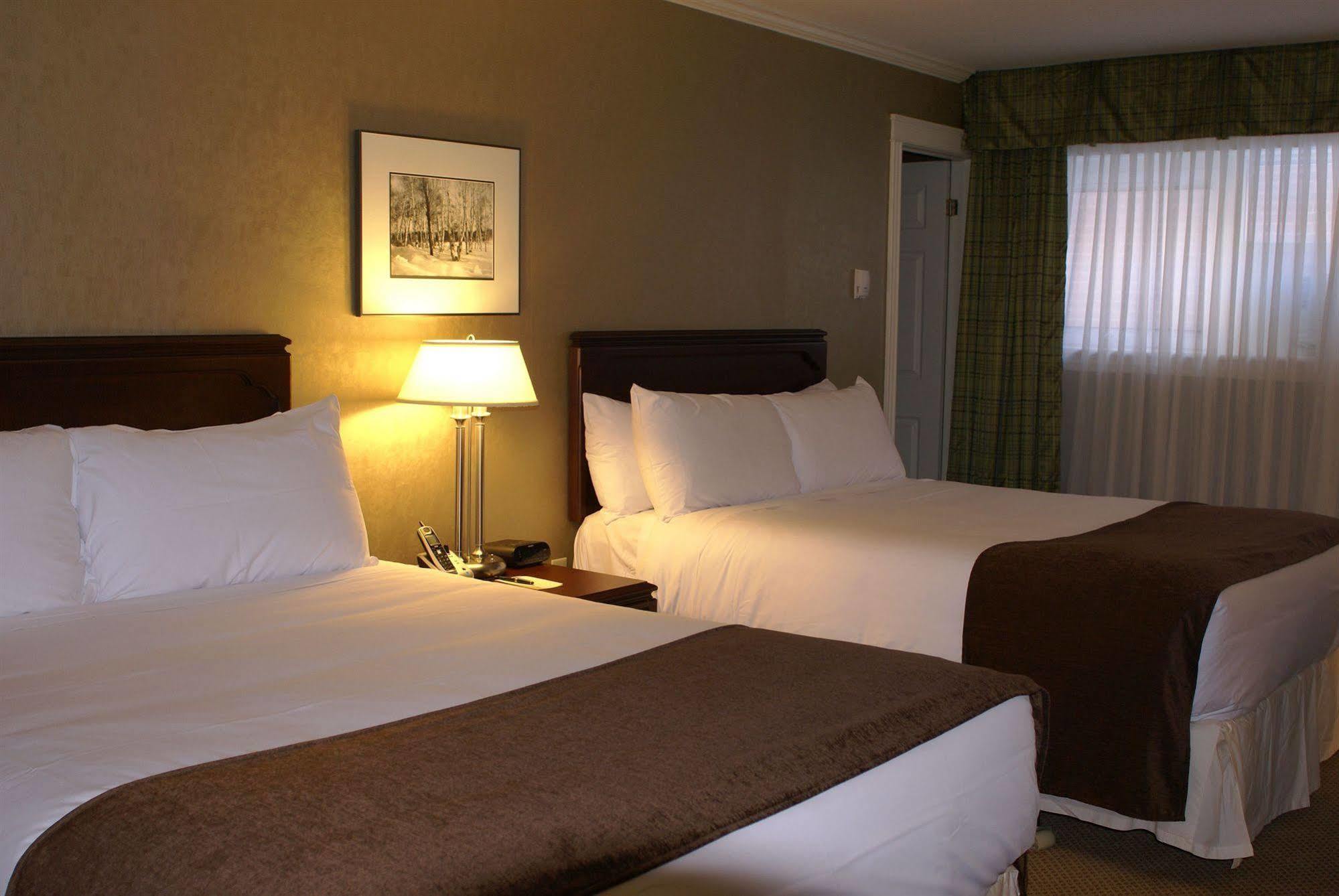 The Hotel On Pownal Charlottetown Bagian luar foto