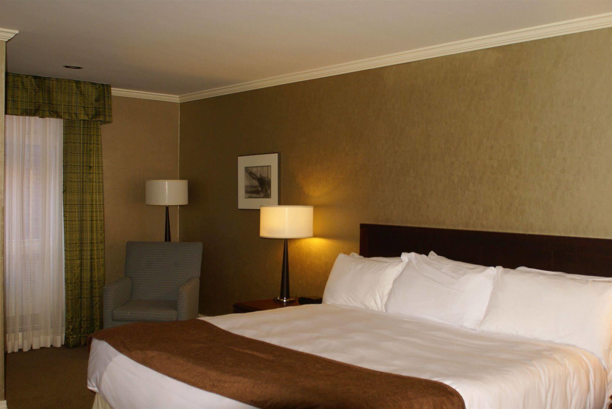 The Hotel On Pownal Charlottetown Bagian luar foto